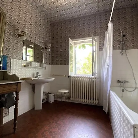 Demeure De Charme Avec Piscine Villa *